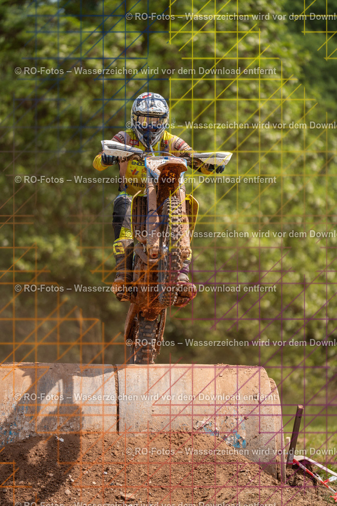 Wolfshausen 5 Lauf -114 | Sportfotografie von RO-Fotos: Motorsport, Motocross, Enduro, Laufveranstaltungen und Triathlon. Professionelle Fotos von Sportlern und Events. - Realisiert mit Pictrs.com