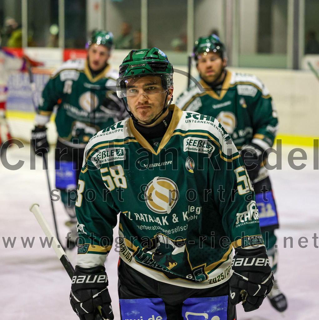2026-02-15_122_TSV_Erding_gegen_EC_Peiting | Erding, Deutschland, 15.02.2026:Eishockey, Oberliga Süd 2025 / 2026, 47. Spieltag, TSV Erding gegen EC Peiting, Endergebnis: 4:5Paul Pfenninger (Erding Gladiators, #58)Foto: Christian Riedel / fotografie-riedel.net