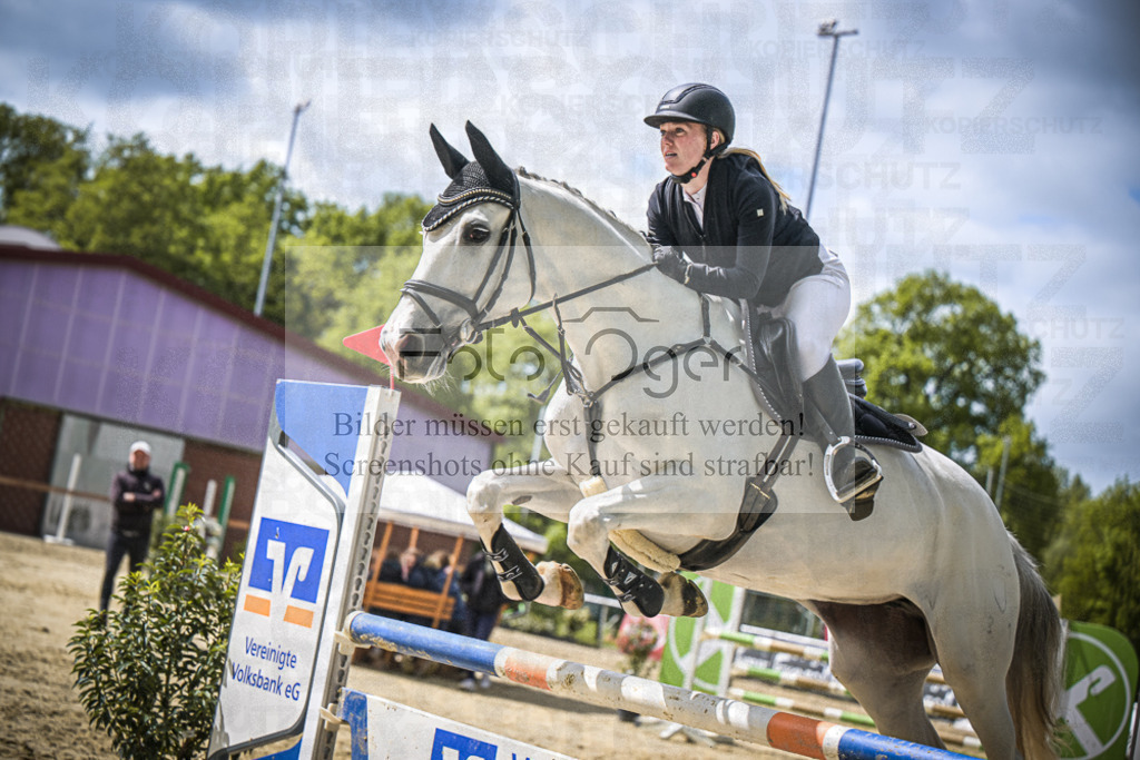 DOS_7719 | Entdecke hochwertige Reitturnierfotos von Foto Oger. Professionell, emotional und authentisch – jetzt Lieblingsmomente im Shop bestellen.Deutschlandweite Turnierfotografie. - Realisiert mit Pictrs.com