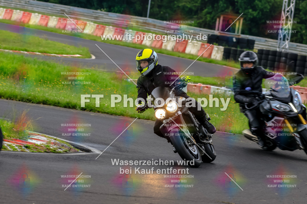 VBK-6546 | Hier findet Ihr Bilder von Touristenfahrten auf der Nürburgring Nordschleife oder von anderen Veranstaltungen die ich besucht habe. Viel Spass beim Durch Schauen 
