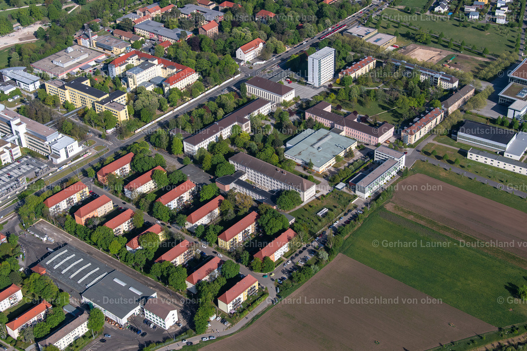 4025837 | ERFURT 06.05.2020 Campus- Gebäude der Universität Erfurt entlang der Nordhäuser Straße im Ortsteil Andreasvorstadt in Erfurt im Bundesland Thüringen, Deutschland. Weiterführende Informationen bei: Universität Erfurt. // Campus building of the university Erfurt along the Nordhaeuser Strasse in the district Andreasvorstadt in Erfurt in the state Thuringia, Germany. Further information at: Universitaet Erfurt. Foto: Gerhard Launer