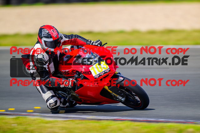 MaZZes_FotoMatrix_240725_6007705_1069 | GELB