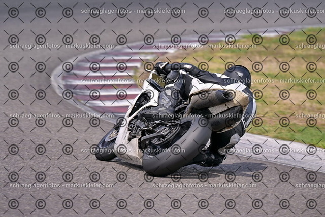 26bt05-1871 | markuskiefer.com - Realisiert mit Pictrs.com