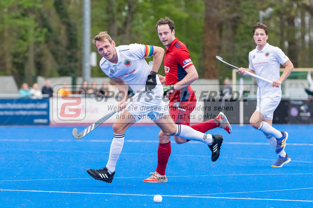 HK_20230422_107187 | 1. Bundesliga Herren Crefelder HTC - Düsseldorfer HC am 22.4.2023 Krefelder HTC ( CHTC ), Krefeld , Schmidt Bernhard ( Düsseldorfer HC #30 ) , Niklas Wellen ( Crefelder HTC 10 )