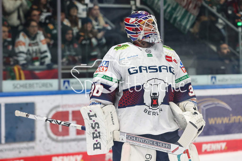 Augsburger Panther - Eisbären Berlin | Jake HILDEBRAND (EBB #40) in Aktion / Einzelfoto / Freisteller / Torhueter / Keeper