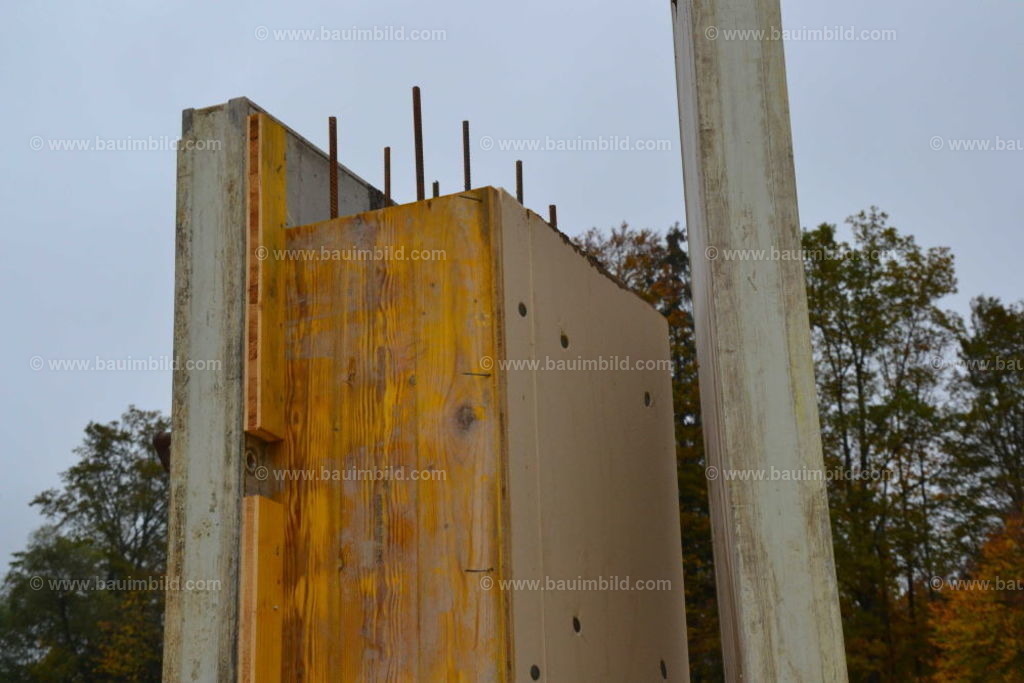 bib-lg04-betonarbeiten-0495 | Nach LV-Leistungsgruppen sortierte Detailfotos über den Bau eines Hauses. Alle Hausbau-Bilder direkt vom Urheber und Autor der Website Haus-Selber-Bauen.com