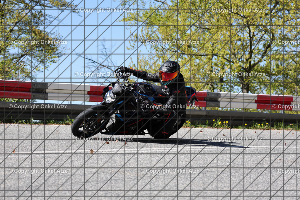 IMG_7627 | Fotograf am Kyffhäuser. Onkel Atze. Kyffhäuser Rennstrecke. Café36. Motorsportfotografie. - Realisiert mit Pictrs.com