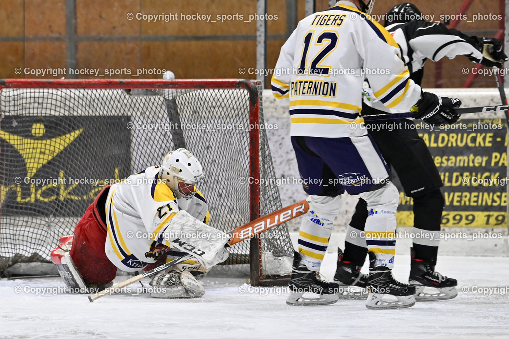 EC Tigers Paternion vs. Tarco Wölfe II | #21 Lesacher Jürgen EC Tigers Paternion, #12 Steiner Domenik EC Tigers Paternion, EC Tigers Paternion vs. Tarco Wölfe II, EC Tigers Paternion vs. Tarco Wölfe II am 19.12.2024 in Spittal an der Drau (Eissportzentrum Spittal), Austria, (Photo by Bernd Stefan)