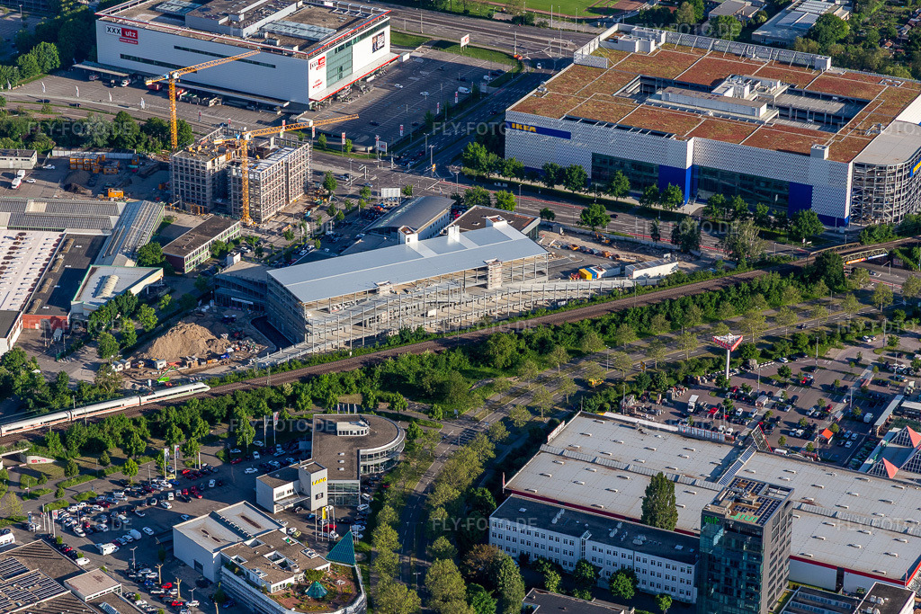 Luftbild: Audi Zentrum im Ortsteil Oststadt in Karlsruhe im Bundesland Baden-Württemberg in Deutschland. Foto: IMG_126858.jpg vom 28.05.2021 durch Werner Riehm/FLY-FOTO.de