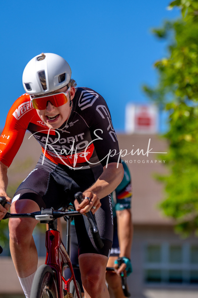 Spurt in den Mai 2026 - Großer Preis der Sparkasse Neuss | Annual one-day road cycling race "Großer Preis der Sparkasse Neuss" held in Büttgen, Germany, organized by VfR Büttgen 1912 e.V. The event features multiple races across all age categories from U11 youth to Elite men. - Realisiert mit Pictrs.com
