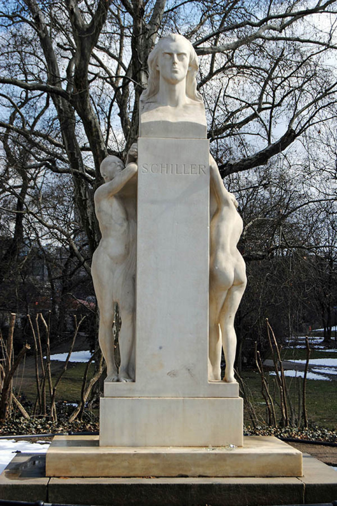 Foto: Leipzig - Schiller-Denkmal im Winter | Das Team hinter BILDLEXIKON LEIPZIG bündelt historische wie aktuelle Informationen über die Stadt Leipzig in Text und Bild auf einer Plattform und stellt diese der interessierten Öffentlichkeit zur Verfügung.