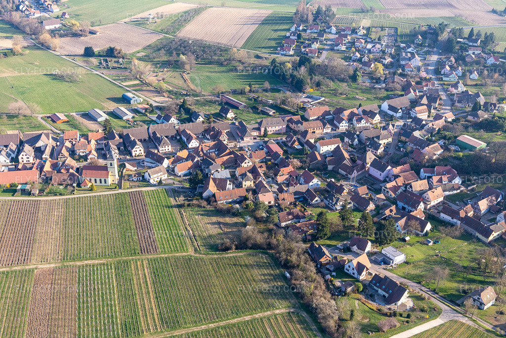 Aerial view: View of the town in Rott in the state Bas-Rhin, France.Photo: IMG_130942.jpg taken on 03/22/2022 by Werner Riehm/FLY-FOTO.comResolution of the original: 5472 x 3648 px