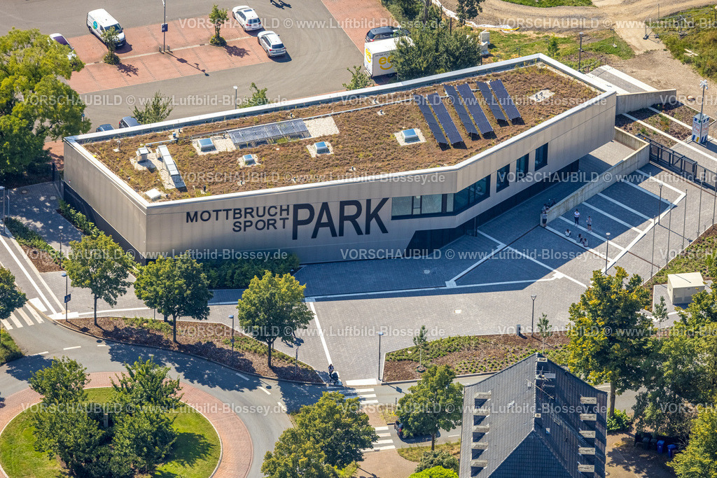 Gladbeck240806126 | Luftbild, neues Integrationshaus/ Gesundheitshaus mif Cafe am Quartiersplatz im SportPark Mottbruch, SuS Schwarz Blau Gladbeck, Brauck, Gladbeck, Ruhrgebiet, Nordrhein-Westfalen, Deutschland