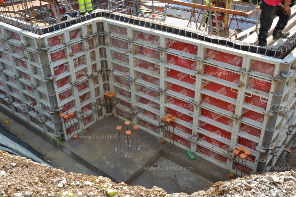 bib-lg04-betonarbeiten-0178 | Nach LV-Leistungsgruppen sortierte Detailfotos über den Bau eines Hauses. Alle Hausbau-Bilder direkt vom Urheber und Autor der Website Haus-Selber-Bauen.com