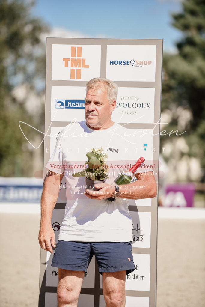 DSC_9864 | Pferde- und Turnierfotografie in Westsachsen. Pferdeportraits, Auftragszeichnungen und intuitive Kunst.