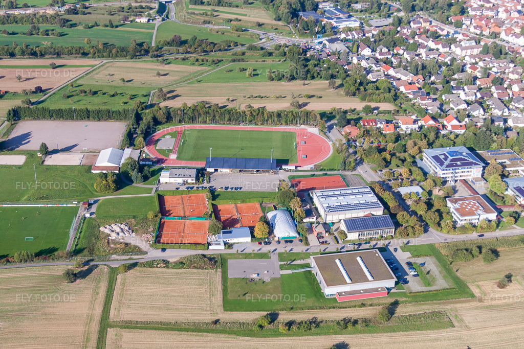 Luftbild: Ensemble der Sportplatzanlagen TC Langensteinbach im Ortsteil Langensteinbach in Karlsbad im Bundesland Baden-Württemberg in Deutschland. Foto: IMG_45260.jpg vom 21.09.2011 durch Werner Riehm/FLY-FOTO.de