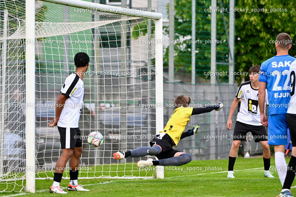 SAK vs. SV Spittal Drau 1921 | #22 Abdulmomen A. S. Bashir SV Spittal, #1 Bernhard Walter Nössler SV Spittal, Tor SAK, SAK vs. SV Spittal Drau 1921, SAK vs. SV Spittal Drau 1921 am 23.05.2025 in Klagenfurt (Sportpark Welzenegg), Austria, (Photo by Bernd Stefan)