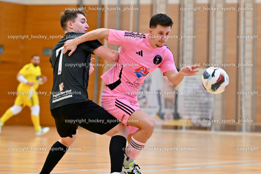 Carinthia Flamengo Futsal Club vs. Dynamo Triestingtal | #7 Florian Hönigsberger Dynamo Triestingtal, #17 Hasan Kupinic Carinthia Flamengo, Carinthia Flamengo Futsal Club vs. Dynamo Triestingtal, Carinthia Flamengo Futsal Club vs. Dynamo Triestingtal am 29.12.2024 in Villach (Ballspielhalle St. Martin), Austria, (Photo by Bernd Stefan)