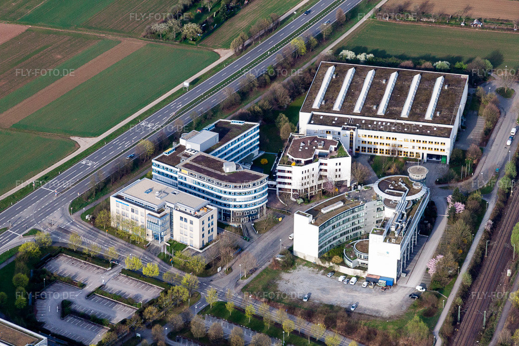 Luftbild: Verwaltungsgebäude des Unternehmens der CARDIF Allgemeine Versicherung, Andreae-Noris Zahn AG Leistungs- und Servicecenter -ANZAG- und PETA Deutschland e.V in Weilimdorf im Ortsteil Weilimdorf in Stuttgart im Bundesland Baden-Württemberg in Deutschland. Foto: IMG_39224.jpg vom 03.04.2011 durch Werner Riehm/FLY-FOTO.de