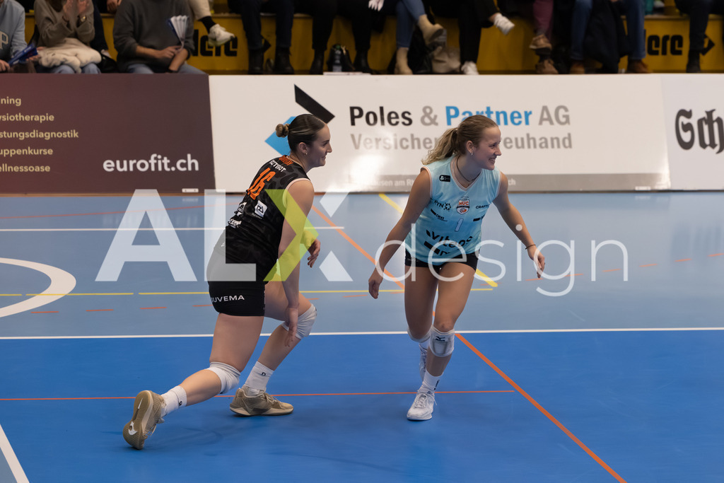 Volleyball I Frauen I Saison 2025-2026 I Volleyball NLA | Women I Round 16 I VC Kanti Schaffhausen - Viteos NUC I 31.01.2026 | 1 Caroline Delley (CH) (Viteos NUC) – Libero  //  16 Scambray Tia (US) (Viteos NUC) – Außenangriff - Realisiert mit Pictrs.com