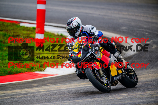 MaZZes_FotoMatrix_240910_6007705_2125 | GRUEN