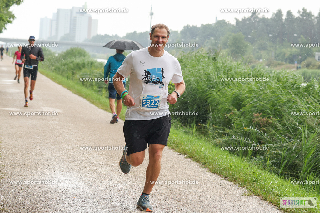 LUR_1403 | 34. M-net Erlanger Triathlon 2025 #erlangertriathlon  #mnettriathlon2025 #mnettriathlon #team #olympischedistanz #mitteldistanz #triathlon #maindonaukanal  #erlangertriathlon2025 #yourpictrs #tv1848 #tv1848erlangen  #triathlonbayern #sportinerlangen #demsportverbunden #sportshot_your_pictrs Copyright: www.sportshot.de