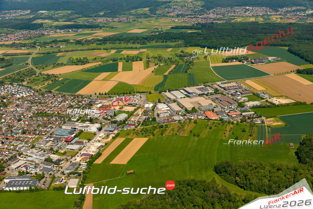 Das Luftbild zeigt :  Schlierbach - Die Luftaufnahme wurde 2024 vom UL-Flugzeug aus erstellt ( keine Drohne ) - Hochauflösende Luftaufnahme - Für grossformatige Ausdrucke geeignet. Die Geschenkidee !Mit Lizenz und Bildrechte bestellbar