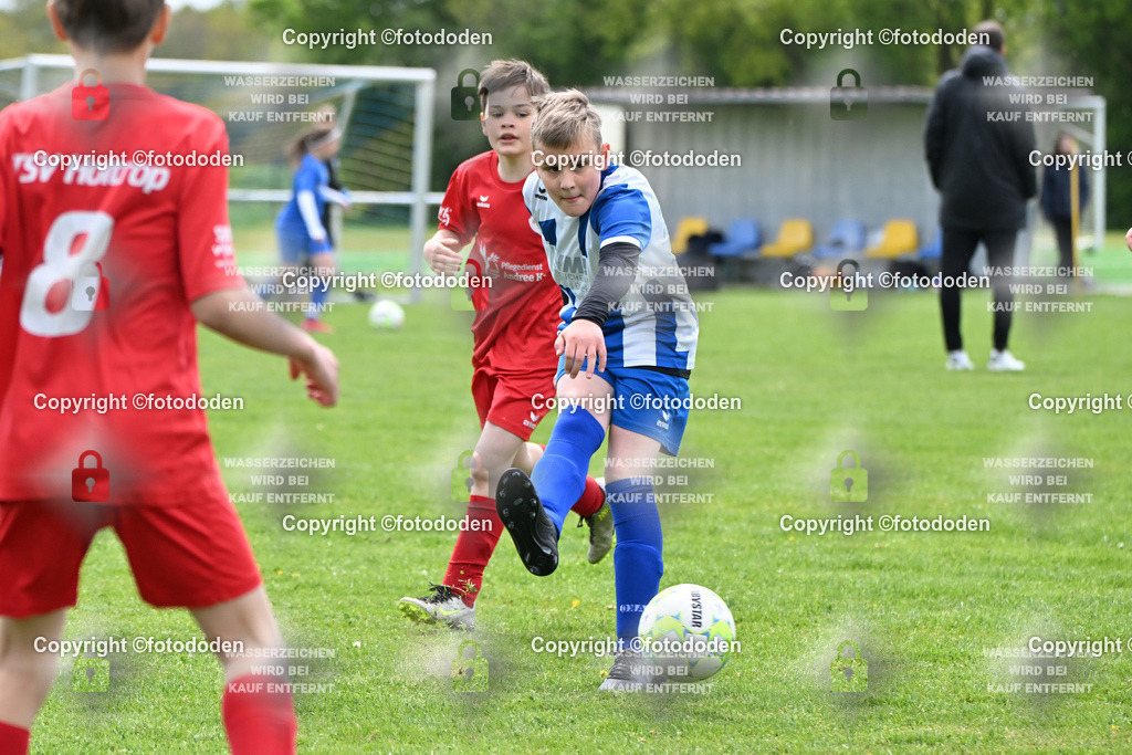 DSC_0237 | TSV Holtrop (rot) - TuS Holtriem I (blau,weiß) 