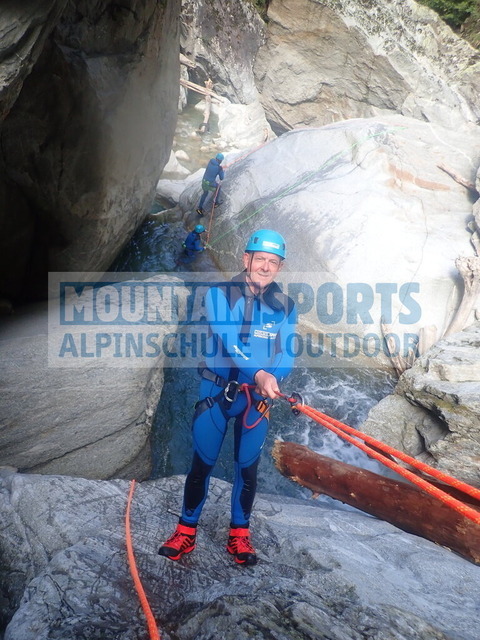 P1010046 | Bestelle die Bilder deines Berg- oder Wasser-Abenteuers mit Mountain Sports bequem von zu Hause aus direkt über unseren Online Fotoshop von pictrs.com. - Realisiert mit Pictrs.com