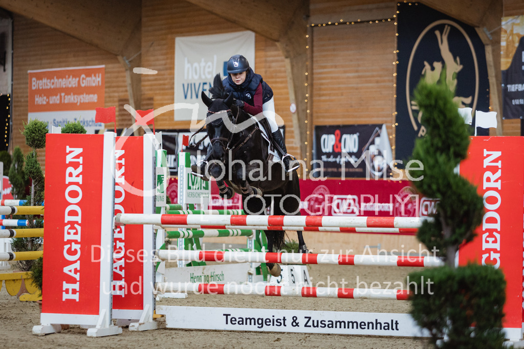 221127_Winterfestival_L-Spr_HPTTY-260 | Deine schönsten Turniermomente als professionelle Fotos! Entdecke hochwertige Pferdesport-Fotografie im Online-Shop. Jetzt Fotos finden & bestellen!