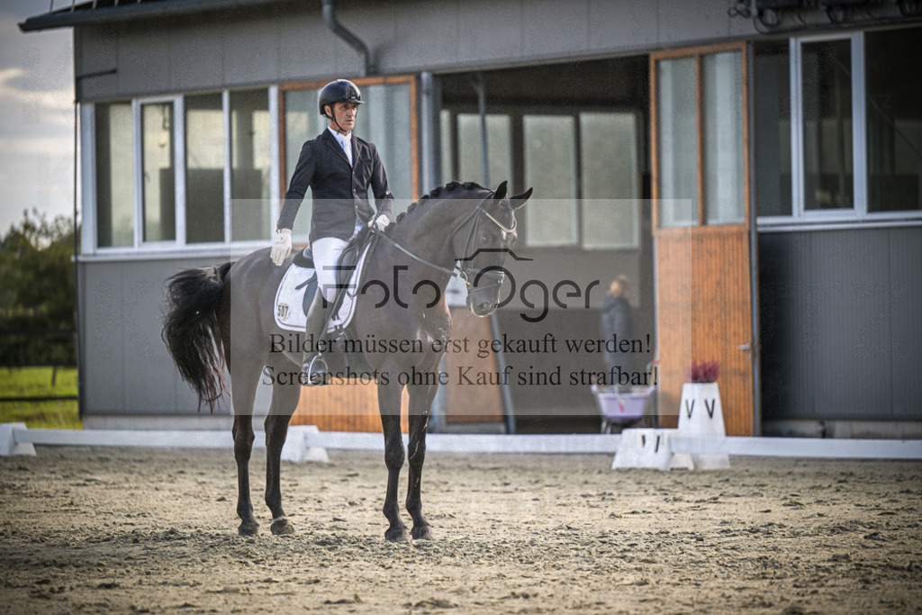 DOS_0344 | Entdecke hochwertige Reitturnierfotos von Foto Oger. Professionell, emotional und authentisch – jetzt Lieblingsmomente im Shop bestellen.Deutschlandweite Turnierfotografie. - Realisiert mit Pictrs.com