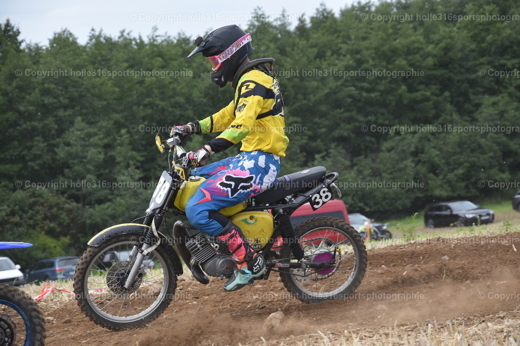 DSC_0832 | Sportfotografie , Motorsport, Motoross, Reitsport, Mointainbike, Enduro,
Landschaft , Outdoor, Eventfotografie, Landschaft, Bilder online bestellen - Realisiert mit Pictrs.com