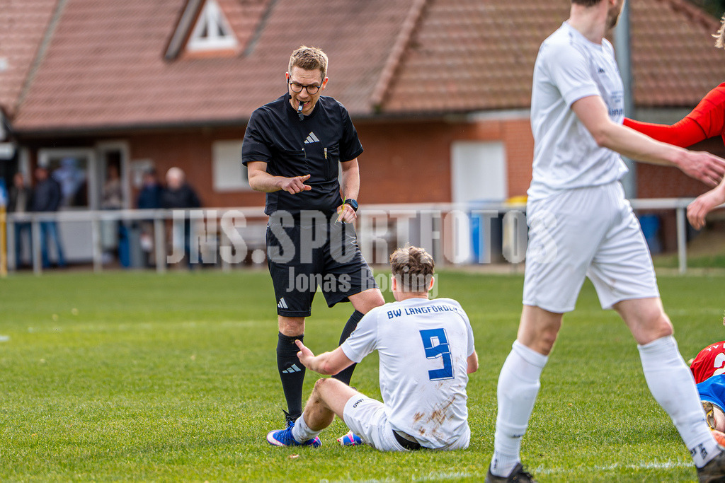 Fußball I Herren I Saison 2025-2026 I Halbfinale Kreispokal VEC I  BW Langförden - TV Dinklage II I 19167 | jns.sportfotos - Realisiert mit Pictrs.com