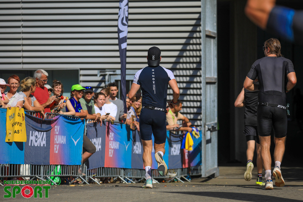 IRONMAN70-3-Duisburg-2025_Laufen_076 | Bildergalerie von Sport-Ereignissen aber auch von weiteren spannenden Dingen - nicht nur vom Niederrhein. In Anlehnung an den bekannten Spruch von Hanns Dieter Hüsch heißt das Motto: "Niederrhein ist überall".  - Realisiert mit Pictrs.com