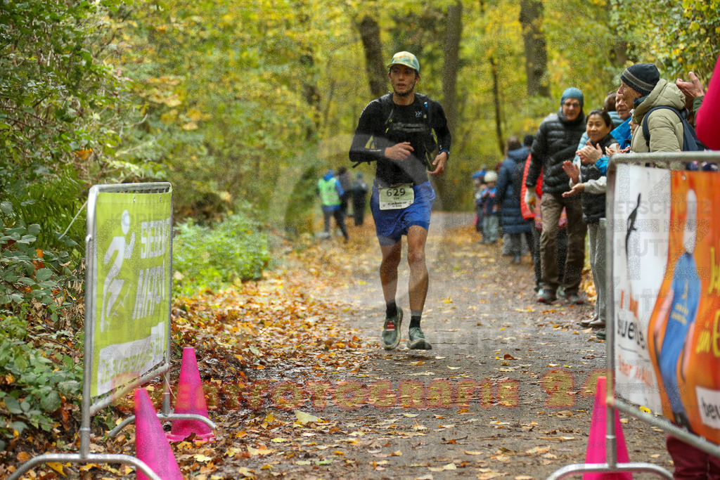 251026_1226_EX1_0361 | Sportfotografie im Rhein-Sieg Kreis, Köln, Bonn, NRW, Rheinland Pfalz, Hessen, etc. Unser Tätigkeitsfeld umfasst den Laufsport vom Volkslauf über den Marathon, Duathlon, Triathon bis zum Ultralauf wie Kölnpfad Ultra oder Schindertrail.