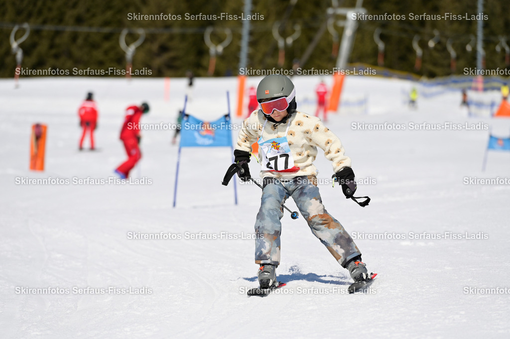 SRF_27.02.2026_414 | Skirennfotos,Serfaus,Fiss,Ladis,Kinderskirennen,Winter,Tirol,Oberland,skirace,SFL,feelfree,weil wir's genießen,ski,Ski,skifahren,Sonnenplateau, - Realisiert mit Pictrs.com
