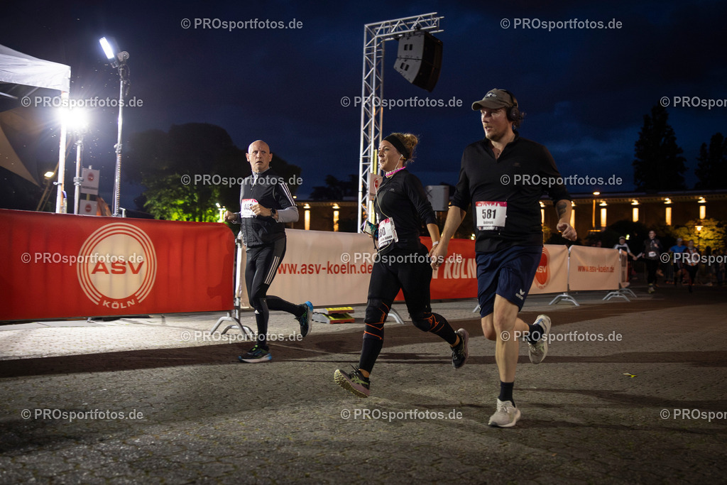 22. ASV Nachtlauf; Koeln, 28.05.25 | Impressionen vom 22. ASV Nachtlauf am 28.05.25 am Tanzbrunnen in Koeln. Foto: BEAUTIFUL SPORTS/Axel Kohring