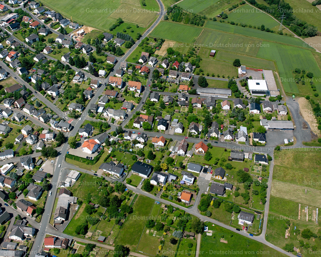 2610693 | MERKENBACH 09.06.2006 Wohngebiet einer Einfamilienhaus- Siedlung  in Merkenbach im Bundesland Hessen, Deutschland // Single-family residential area of settlement  in Merkenbach in the state Hesse, Germany Foto: Gerhard Launer