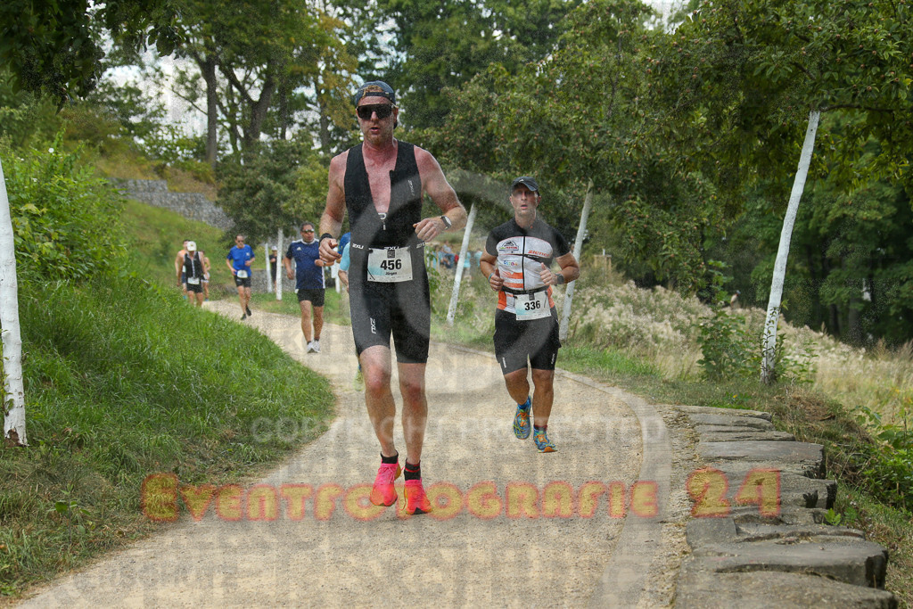 250824_1349_EX1_3839 | Sportfotografie im Rhein-Sieg Kreis, Köln, Bonn, NRW, Rheinland Pfalz, Hessen, etc. Unser Tätigkeitsfeld umfasst den Laufsport vom Volkslauf über den Marathon, Duathlon, Triathon bis zum Ultralauf wie Kölnpfad Ultra oder Schindertrail.