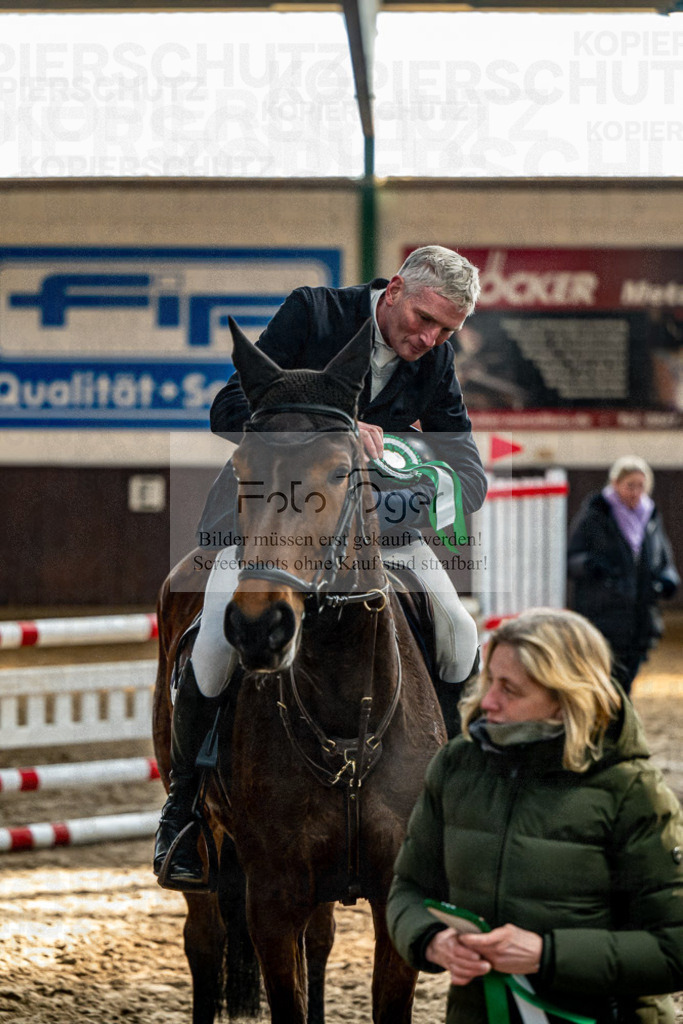 20240308-DOS_3399 | Entdecke hochwertige Reitturnierfotos von Foto Oger. Professionell, emotional und authentisch – jetzt Lieblingsmomente im Shop bestellen.Deutschlandweite Turnierfotografie. - Realisiert mit Pictrs.com
