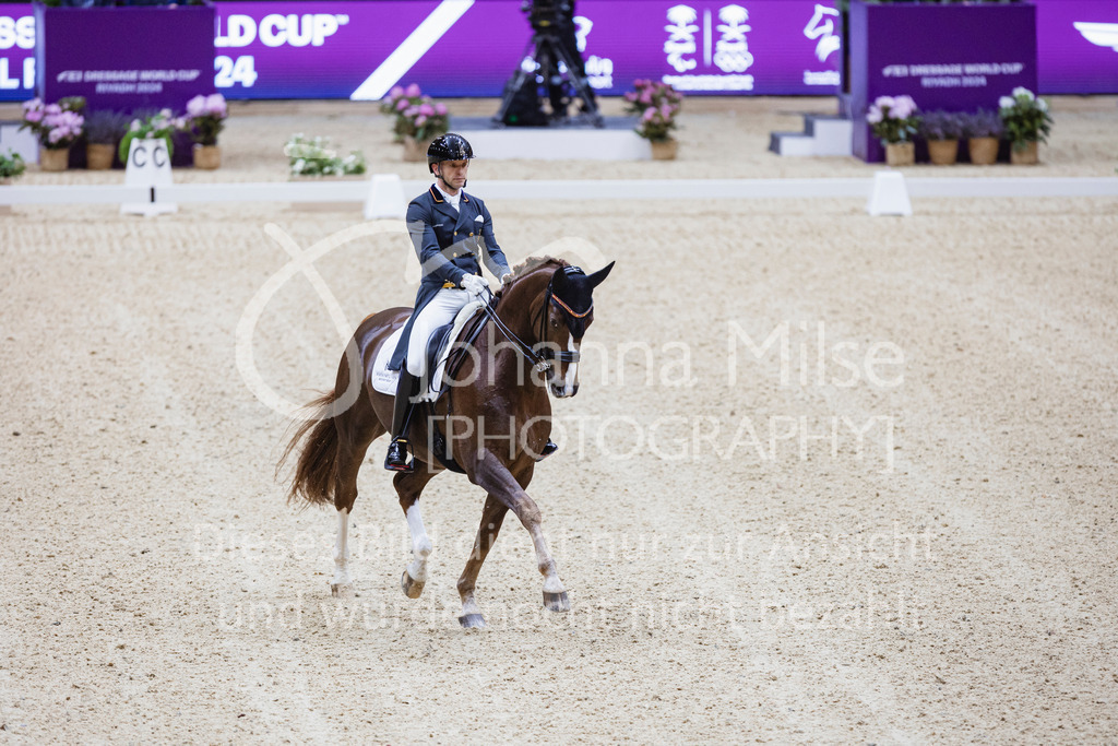 240417_Riyadh_Dressage-110 | Deine schönsten Turniermomente als professionelle Fotos! Entdecke hochwertige Pferdesport-Fotografie im Online-Shop. Jetzt Fotos finden & bestellen!