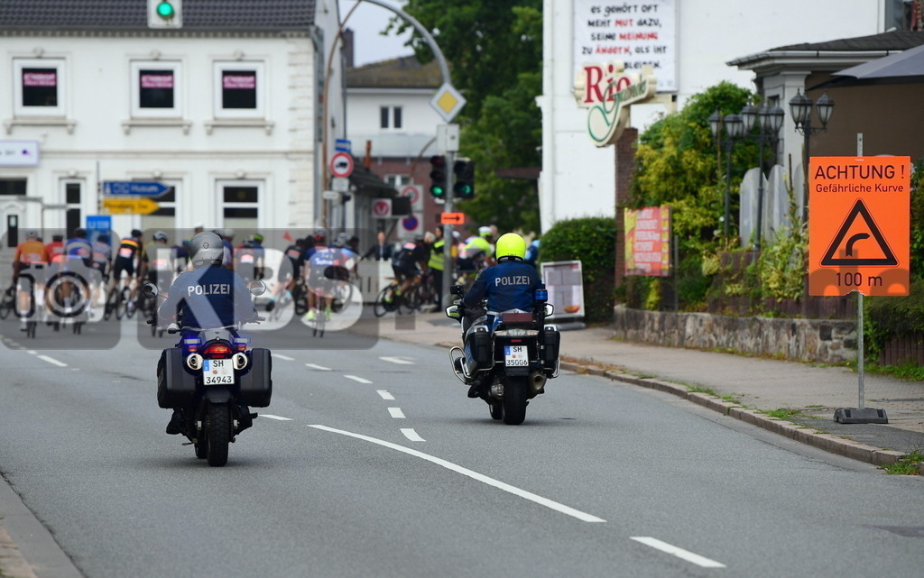 KBS Picture_Cyclassics-Hamburg2023_200823_036 | Cyclassics auf der Hamburger Strasse in Rellingen ,Bemer Cyclassics Hamburg Radrennen 2023 , Durch Hamburg und Schleswig-Holsten ,UCI-WorldTour-Rennen Profi-Elite Herren ca.200KM , Amateurradfahrer Jedermann Rennen 60KM ,Amateurradfahrer Jedermann Rennen 100KM , - Realisiert mit Pictrs.com