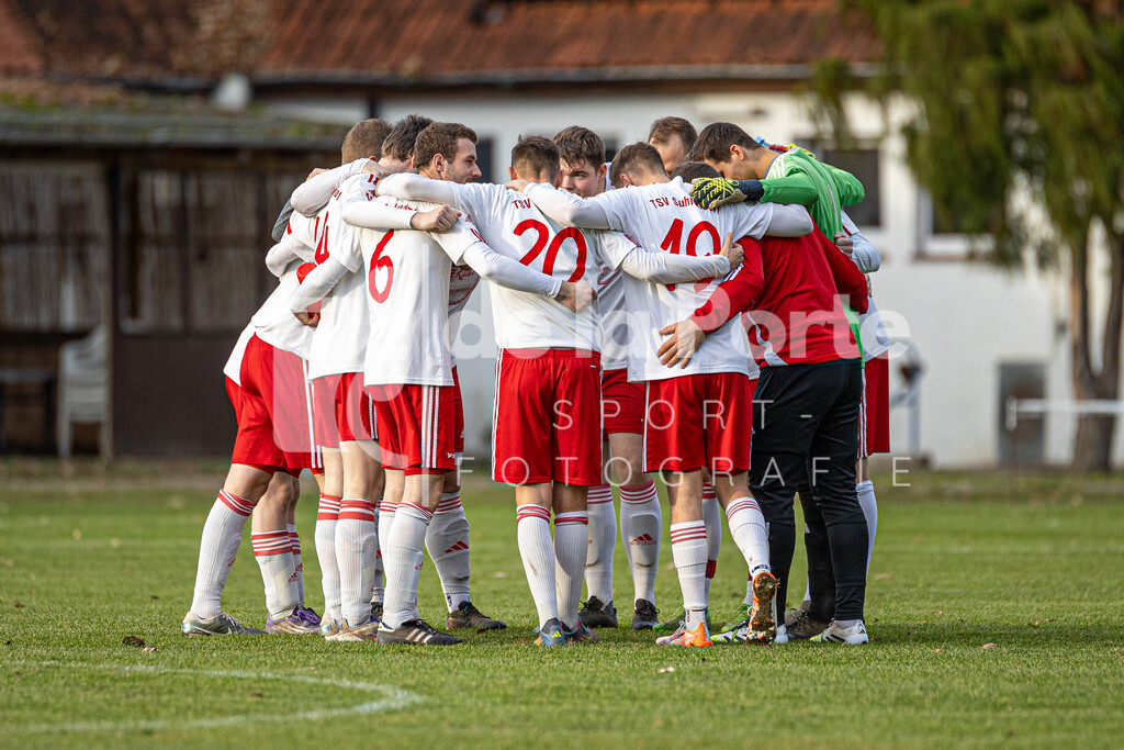 Suhlendorf - Teamkreis vs SC Uelzen 301125 dlP | immodelaporte-sportfotos - Realisiert mit Pictrs.com