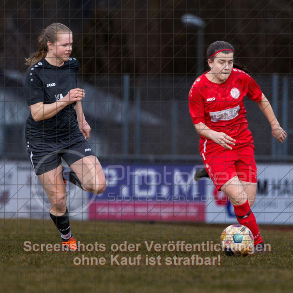 20250223_133807_0285-2 | Lena Scheiring (1.FC Donzdorf #10),1.FC Donzdorf (rot) vs. TSV Tettnang (schwarz), Fussball, Frauen-WFV-Pokal Achtelfinale, Saison 2024/2025, Rasenplatz Lautertal Stadion, Süßener Straße 16, 73072 Donzdorf, 23.02.2025 - 13:00 Uhr,Foto: PhotoPeet-Sportfotografie/Peter Harich