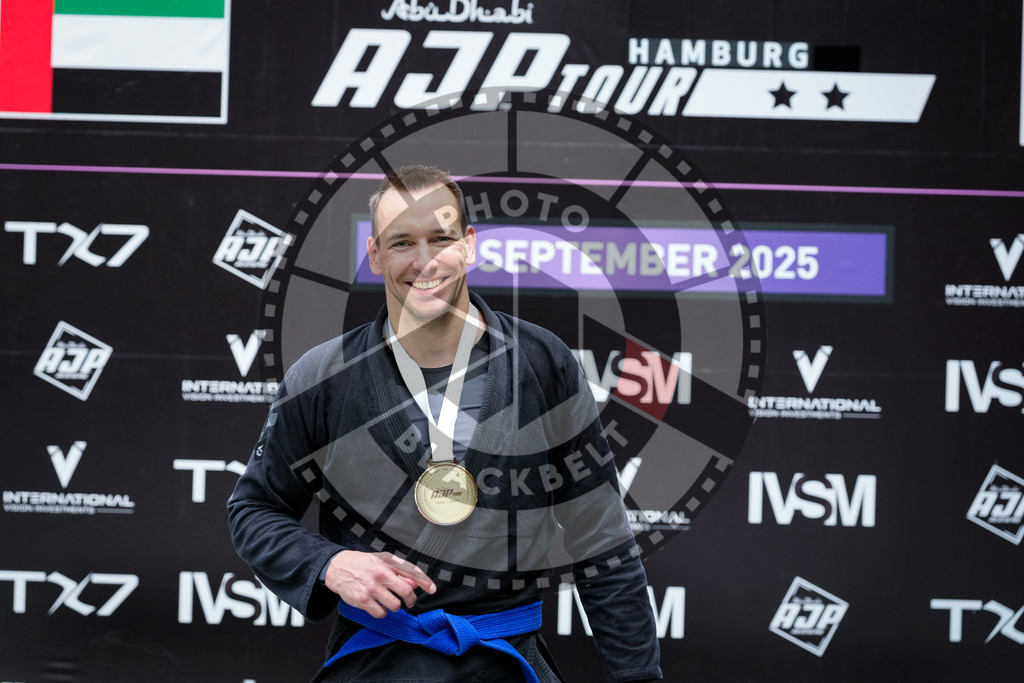 20250920PBB2670 | Athletes compete during the AJP Tour Hamburg International Jiu-Jitsu Championship, on September 20, 2025 in Hamburg, Germany. © Chiara Dazi / photoblackbelt