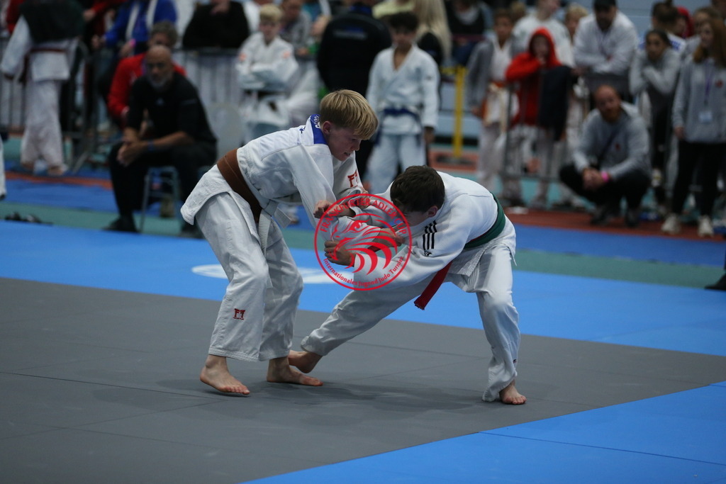 AT3Y1997 | Fotos vom Adler Cup - Pictures from Adler Cup

Hier findet Ihr alle Eindrücke und großen Momente der Adler Cup Wochenenden. Here you will find all impressions and great moments of the Adler Cup weekends. - Realisiert mit Pictrs.com