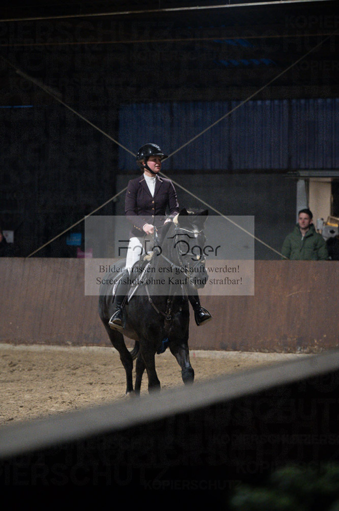 Hallenreittunier Voxtrup 2023 | Entdecke hochwertige Reitturnierfotos von Foto Oger. Professionell, emotional und authentisch – jetzt Lieblingsmomente im Shop bestellen.Deutschlandweite Turnierfotografie. - Realisiert mit Pictrs.com