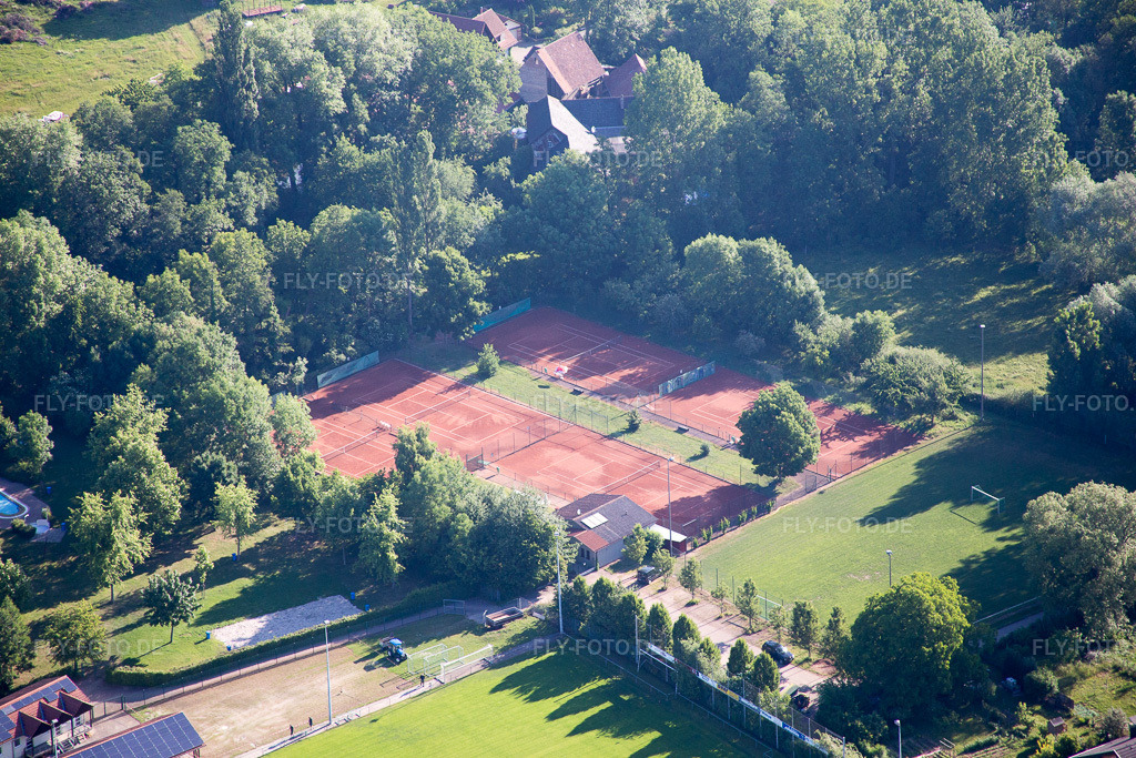 Luftbild: Sportplätze im Ortsteil Ingenheim in Billigheim-Ingenheim im Bundesland Rheinland-Pfalz in Deutschland. Foto: IMG_080105.jpg vom 05.06.2015 durch Werner Riehm/FLY-FOTO.de