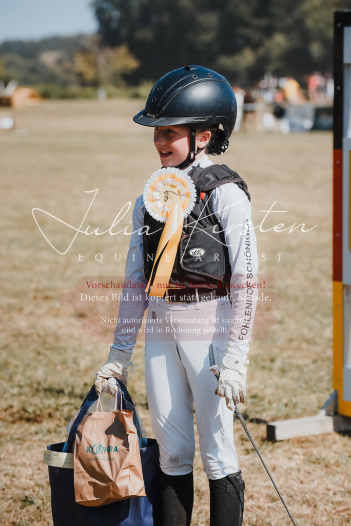 DSC_6328 | Pferde- und Turnierfotografie in Westsachsen. Pferdeportraits, Auftragszeichnungen und intuitive Kunst.