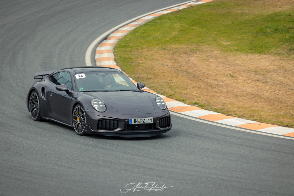 R6PZ0458 _Alexander Tschuncky | Entdecken Sie die faszinierende Welt von Alexander Tschuncky Arts: Kreative Fotografie, atemberaubende Automobilkunst und hochwertiger Bilderdruck. Lassen Sie sich inspirieren! - Realisiert mit Pictrs.com
